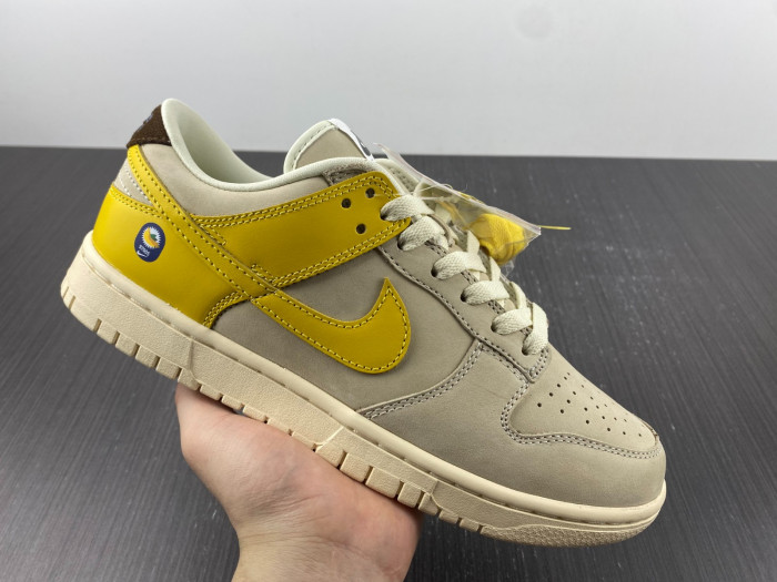 Nike Dunk Low LX Banana - DR5487-100