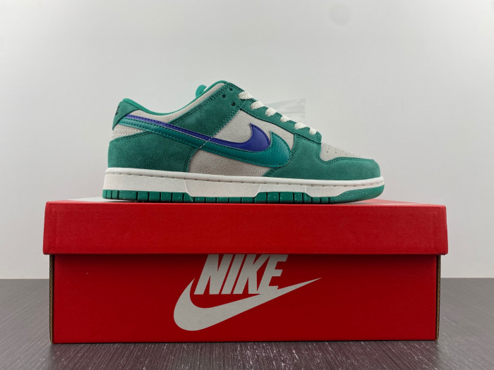 Nike Dunk Low SE 85 Neptune Green  DO9457-101