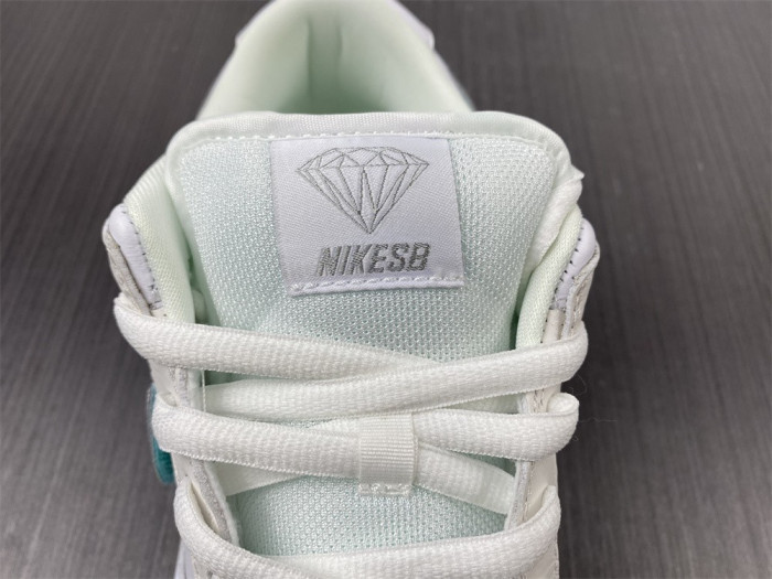 Nike SB Dunk Low Pro OG QS D1am0nd White BV1310-100