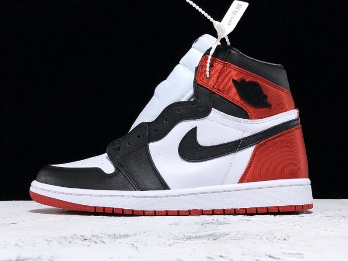 Air Jordan 1 Retro High “Satin Black Toe” CD0461-016