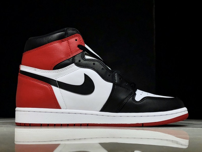 Air Jordan 1 Retro Black Toe 555088-125