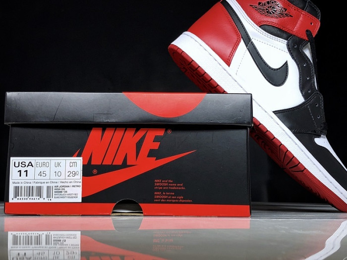 Air Jordan 1 Retro Black Toe 555088-125