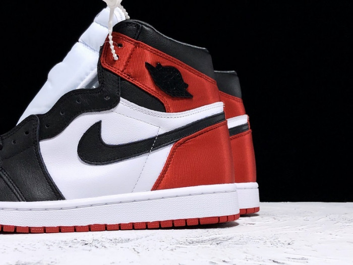 Air Jordan 1 Retro High “Satin Black Toe” CD0461-016