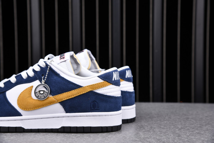 NIKE SB DUNK LOW "80S BUS" CA6501-100