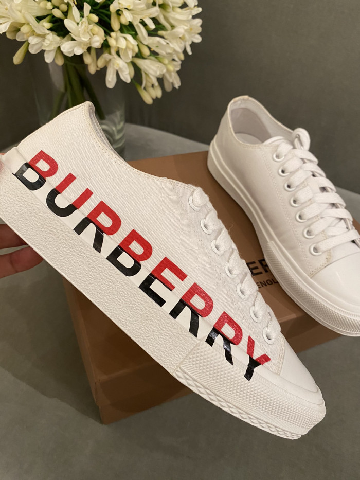 BUBERRY SNEAKER