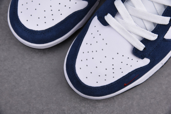 NIKE SB DUNK LOW "80S BUS" CA6501-100