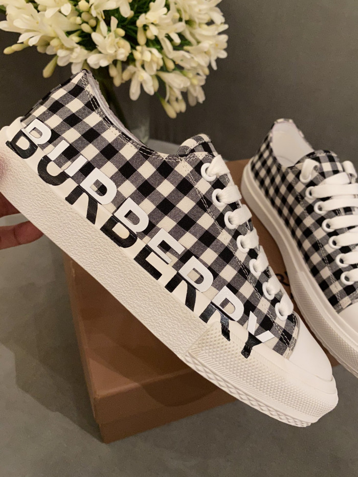 BUBERRY SNEAKER