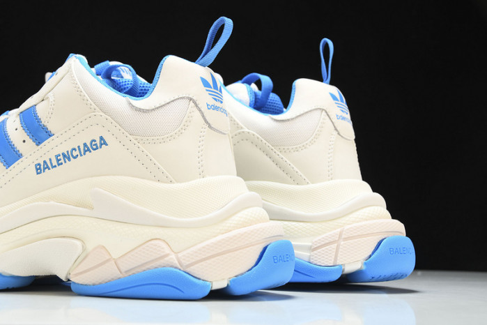 BLCG SNEAKER TRIPLE.S.