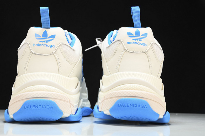 BLCG SNEAKER TRIPLE.S.