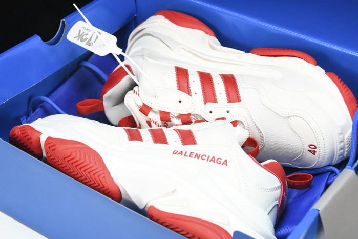 BLCG SNEAKER TRIPLE.S.