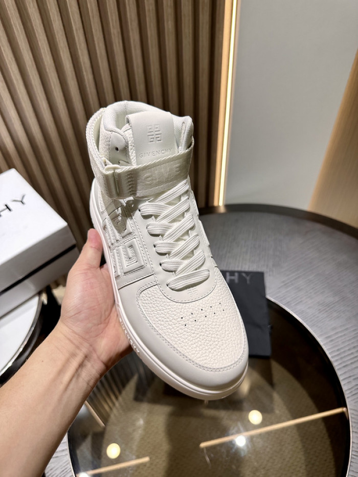 GIVENCHY SNEAKER
