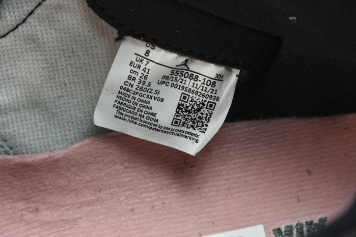 Air Jordan 1 Retro High OG Bleached Coral - 555088-108