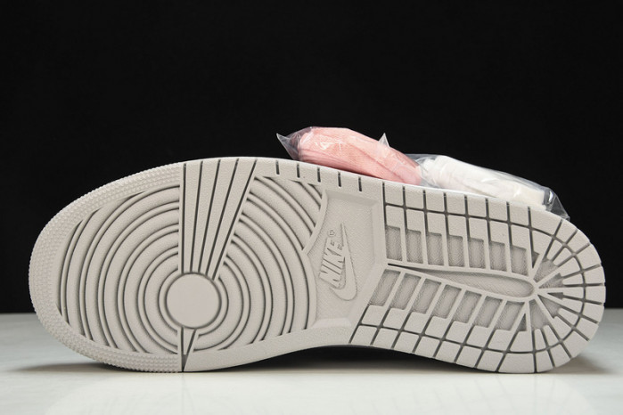 Air Jordan 1 Retro High OG Bleached Coral - 555088-108