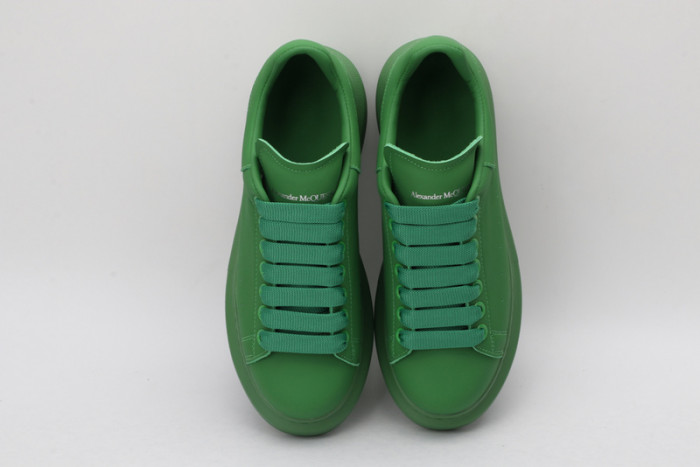 A1exa*der Mcqv*en OVERSIZED