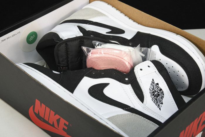 Air Jordan 1 Retro High OG Bleached Coral - 555088-108