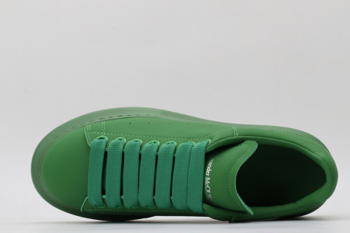 A1exa*der Mcqv*en OVERSIZED