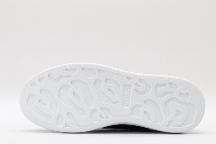 A1exa*der Mcqv*en OVERSIZED