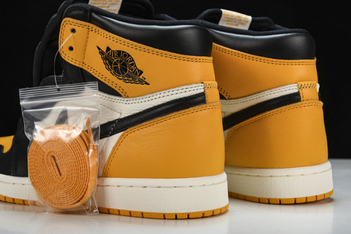 Air Jordan 1 High OG "Yellow Toe" 555088-711