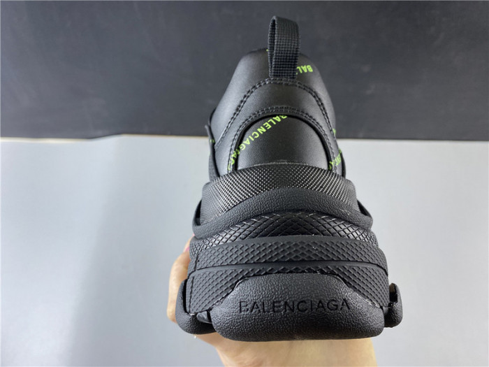 BLCG SNEAKER TRIPLE.S.