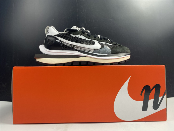 SACAI X NIKE PEGASUA VAPORFLY BLACK WHITE CI9928-001