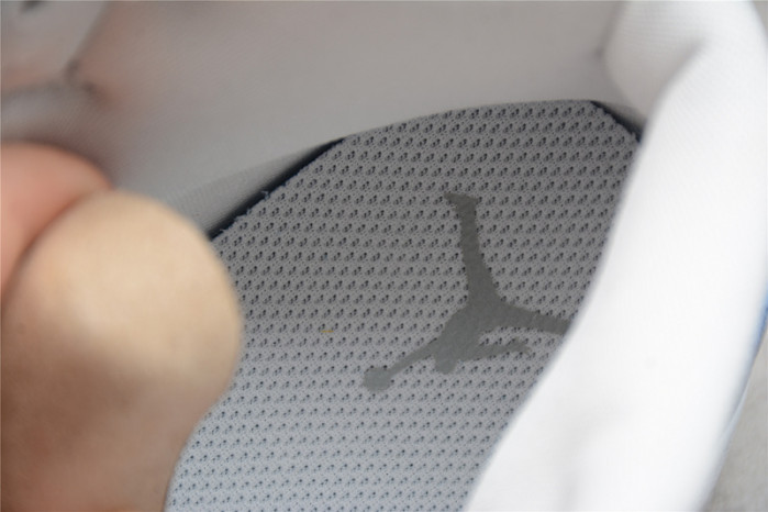 Air Jordan 1 Mid Wolf Grey Aluminum (W) - BQ6472-105