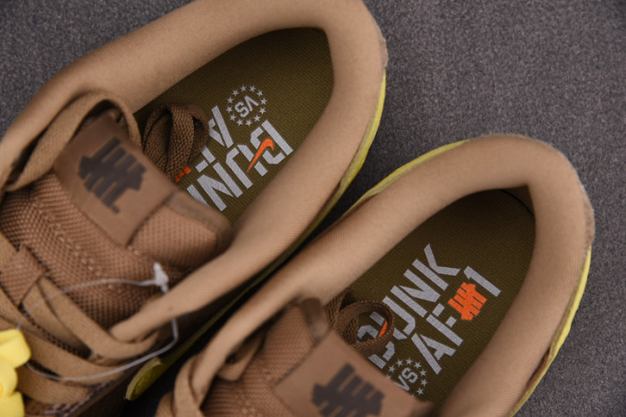 Undefeated x Dunk Low SP 