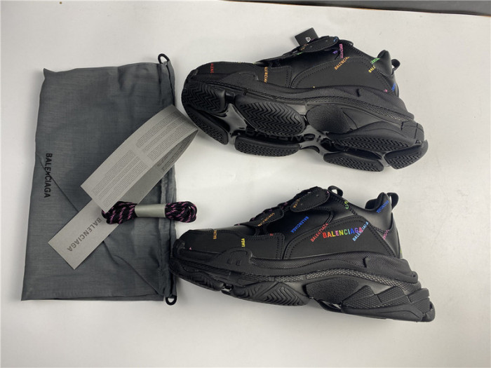 BLCG SNEAKER TRIPLE.S.