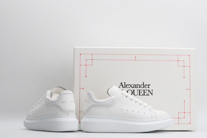 A1exa*der Mcqv*en OVERSIZED