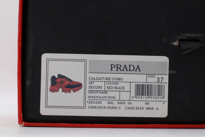 Pra*a sneaker