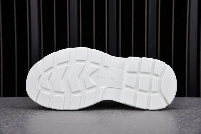 A1exa*der Mcqv*en OVERSIZED