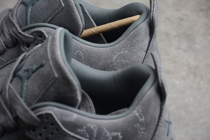 AIR JORDAN 4 RETRO KAWS "KAWS" 930155-003