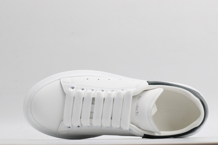 A1exa*der Mcqv*en OVERSIZED