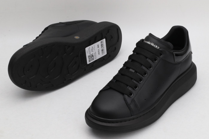 A1exa*der Mcqv*en OVERSIZED