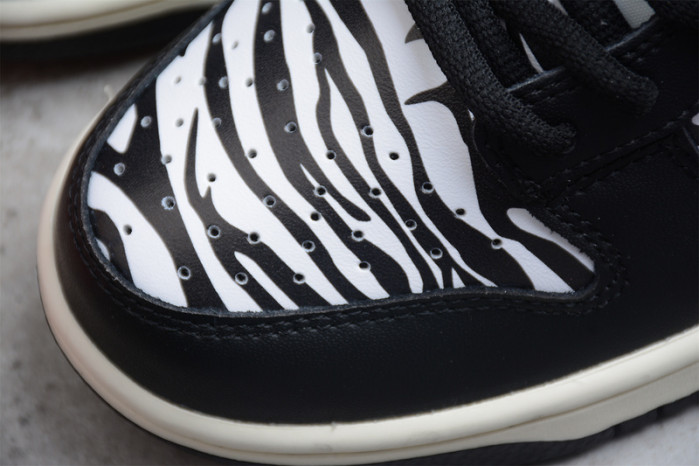 Quartersnacks x Nike SB Dunk Low Zebra DM3510-001