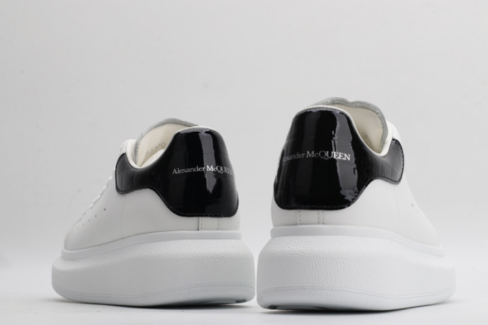 A1exa*der Mcqv*en OVERSIZED