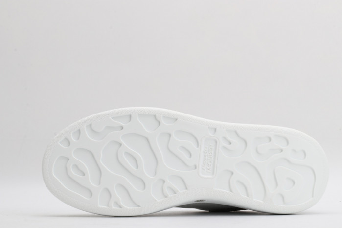 A1exa*der Mcqv*en OVERSIZED