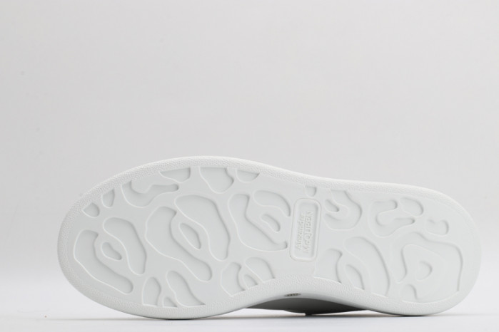 A1exa*der Mcqv*en OVERSIZED