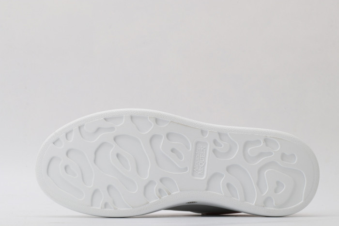 A1exa*der Mcqv*en OVERSIZED