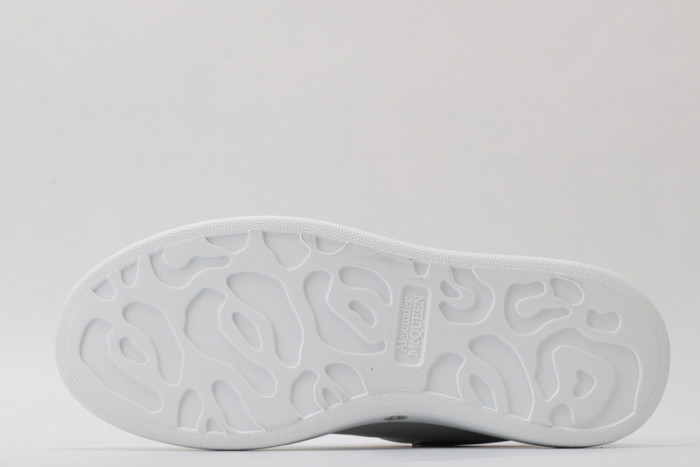 A1exa*der Mcqv*en OVERSIZED