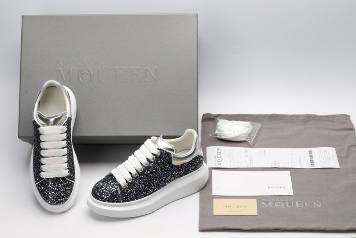 A1exa*der Mcqv*en OVERSIZED