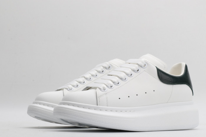 A1exa*der Mcqv*en OVERSIZED