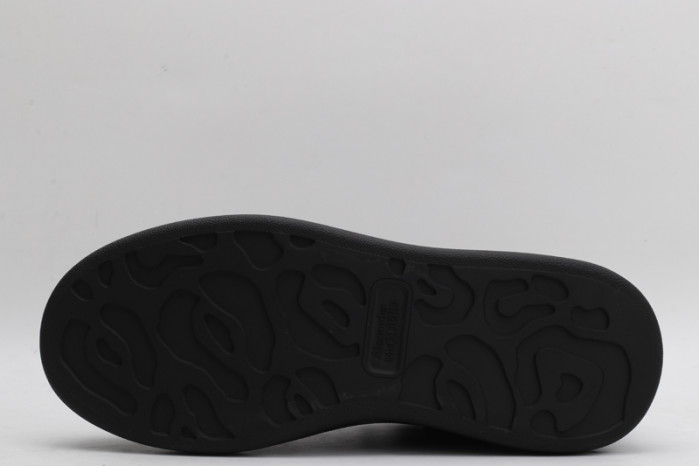 A1exa*der Mcqv*en OVERSIZED