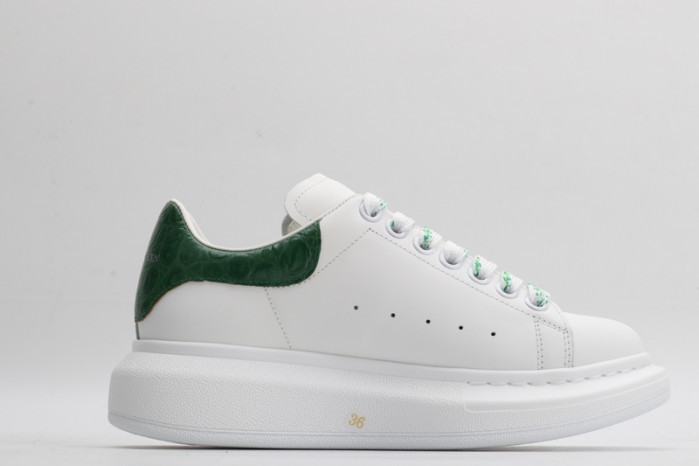 A1exa*der Mcqv*en OVERSIZED