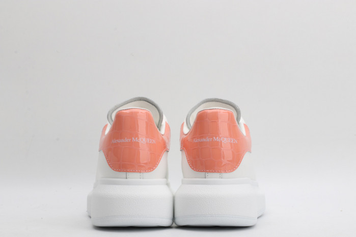 A1exa*der Mcqv*en OVERSIZED