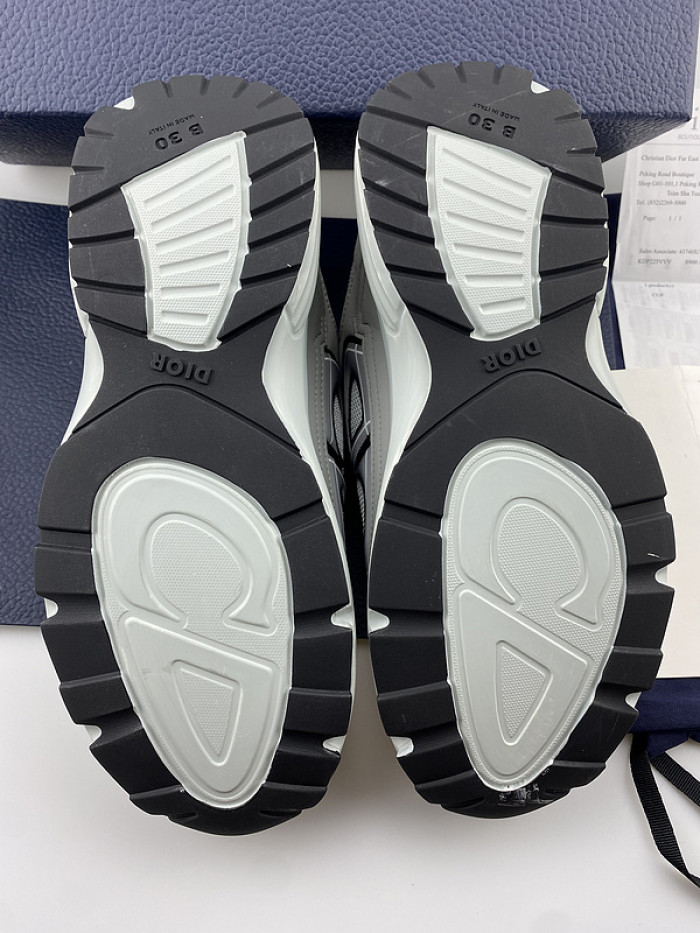 DIO B30 LowTop Sneaker