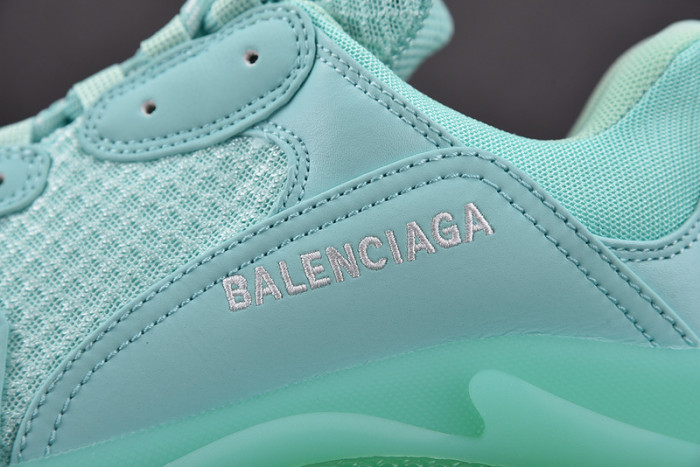 BLCG SNEAKER TRIPLE.S.