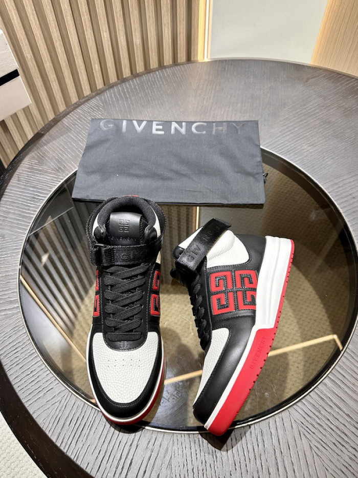 GIVENCHY SNEAKER
