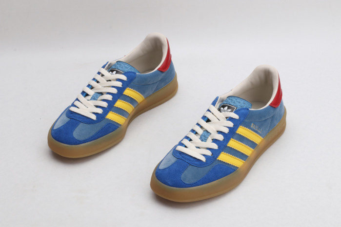 Gv*c* X ADIDA* SNEAKER