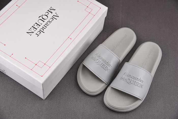 A1exa*der Mcqv*en SANDALS