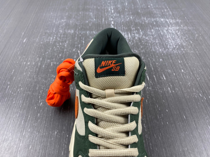 Nike SB Dunk Low Eire - 304292-185